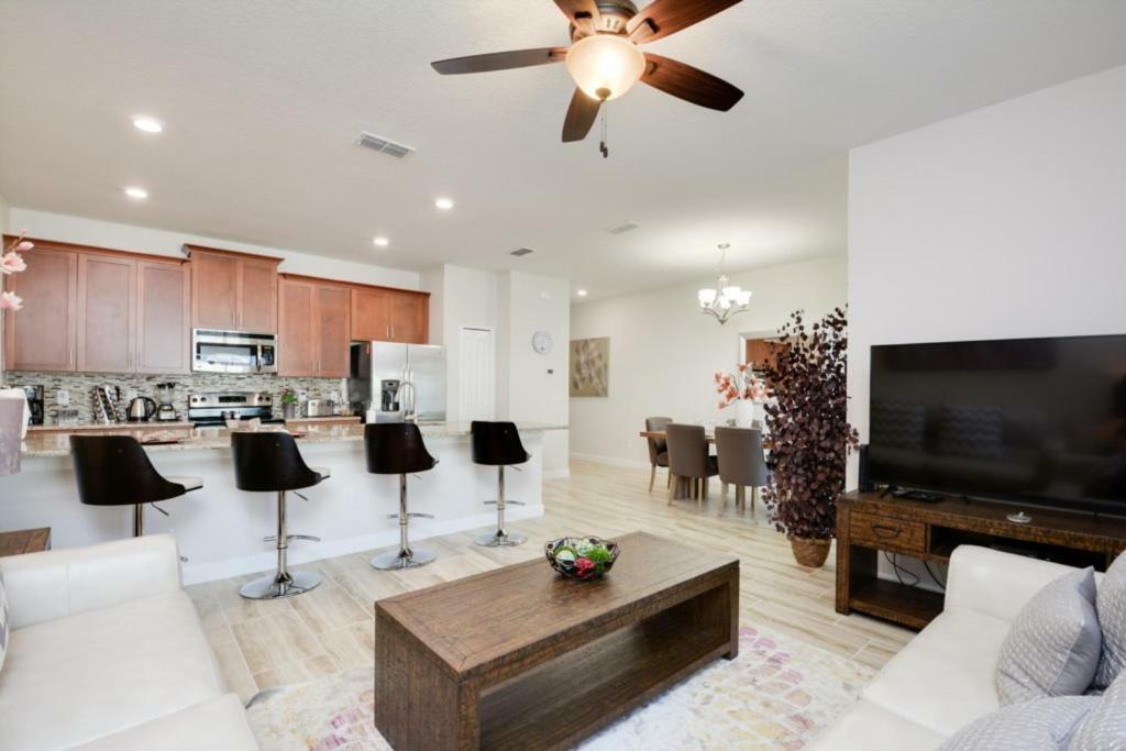 Pleasant House In Storey Lake Near Disney 키시미 외부 사진